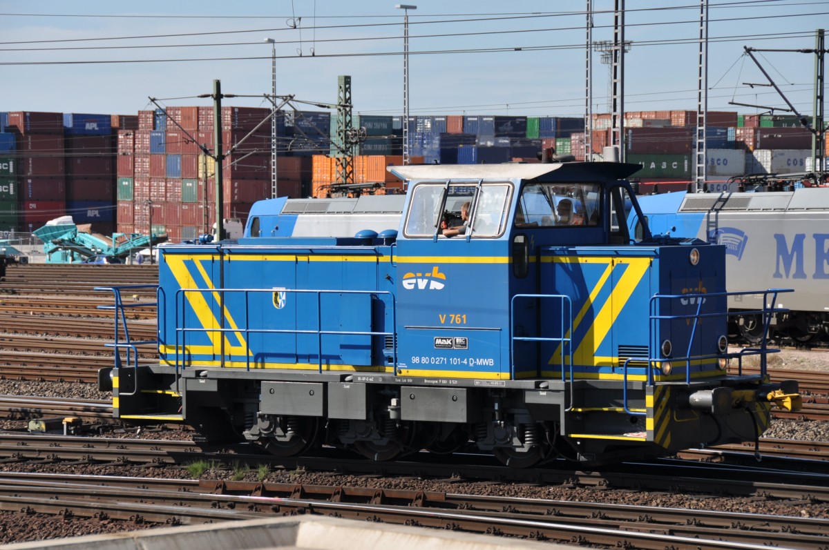 V 761 der EVB bei Rangieraufgaben am 27.08.2013 im Containerbahnhof  Alte Sderelbe .