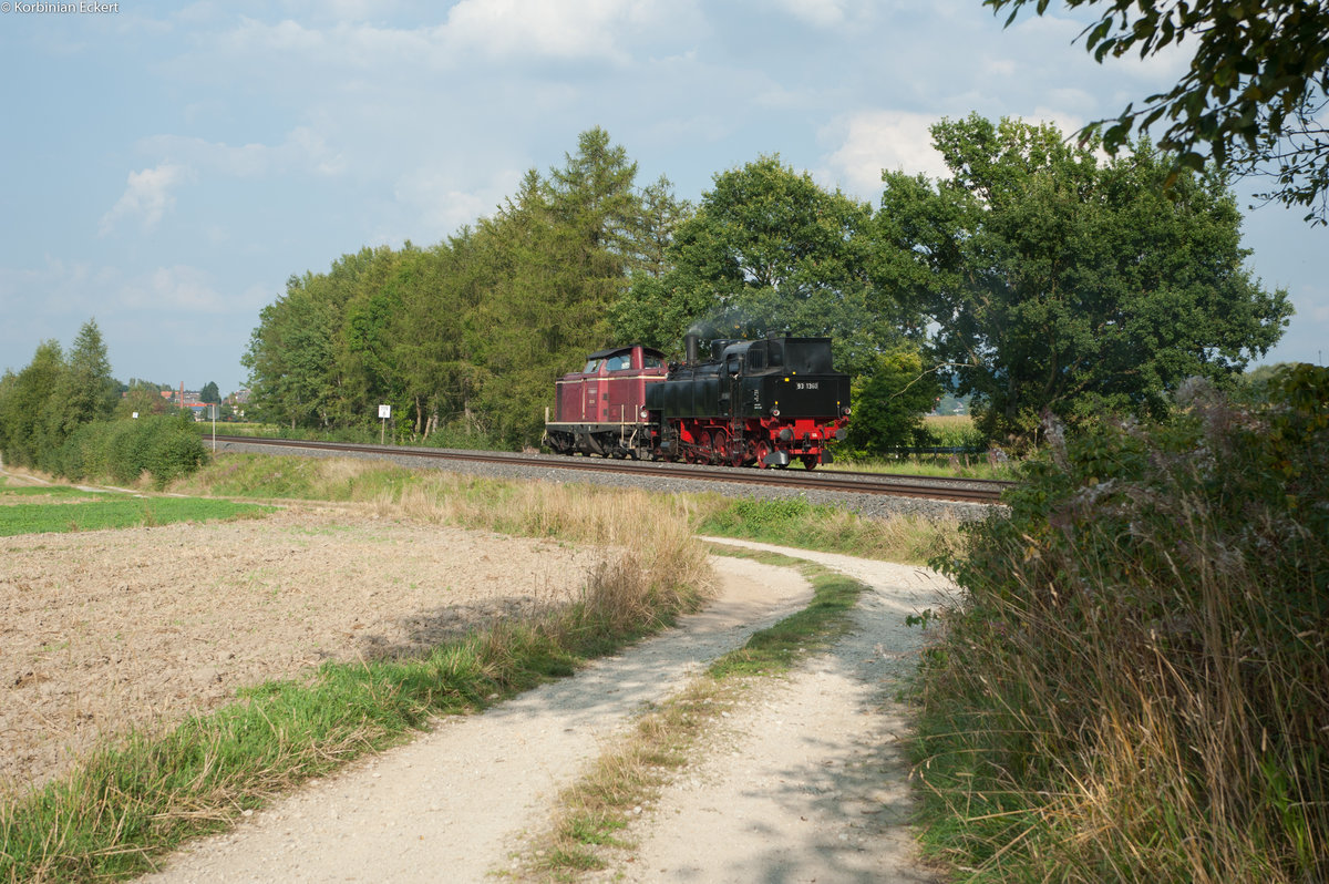 V100 461 der NESA und 93 1360 mit der Überführungsfahrt von Heilbronn nach Bečov nad Teplou in Tschechien, 10.09.2016