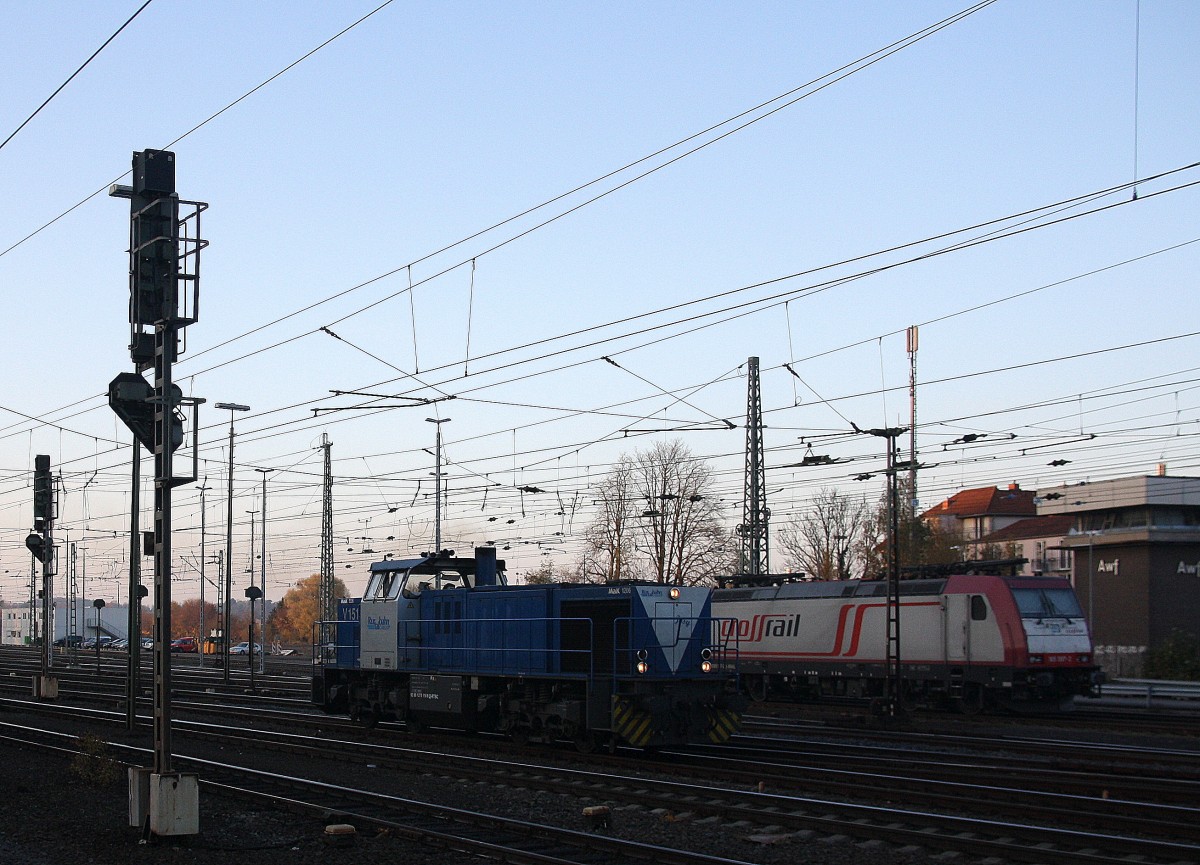 V151  Josy  von der Rurtalbahn rangiert in Aachen-West.
Aufgenommen vom Bahnsteig in Aachen-West bei schönem Novemberwetter am Nachmittag vom 21.11.2014.