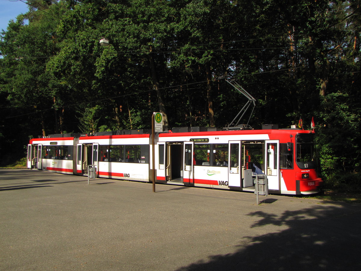VAG 1008 als Linie 5 zur Worzeldorfer Str., am 02.09.2016 am Tiergarten Nürnberg.