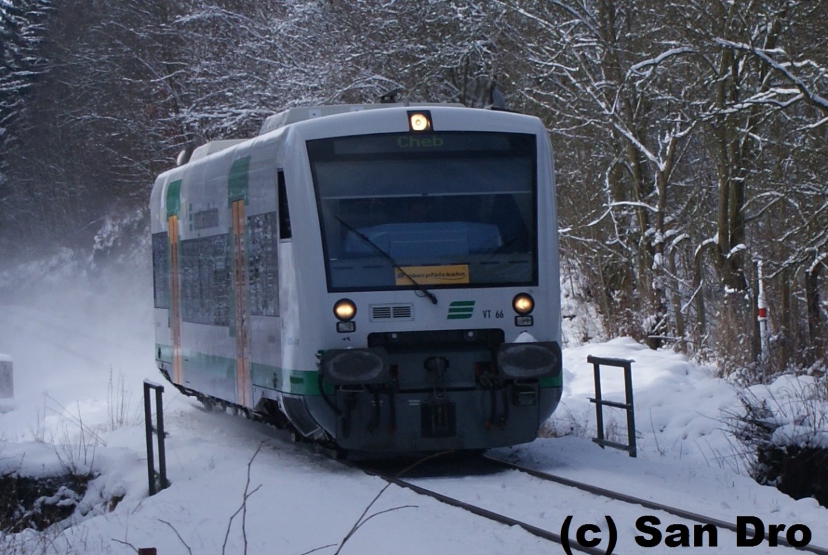 VBG VT650.66 als OPB auf dem weg von Marktredwitz nach Cheb kurz vor Arzberg (Oberfr). 01.02.15