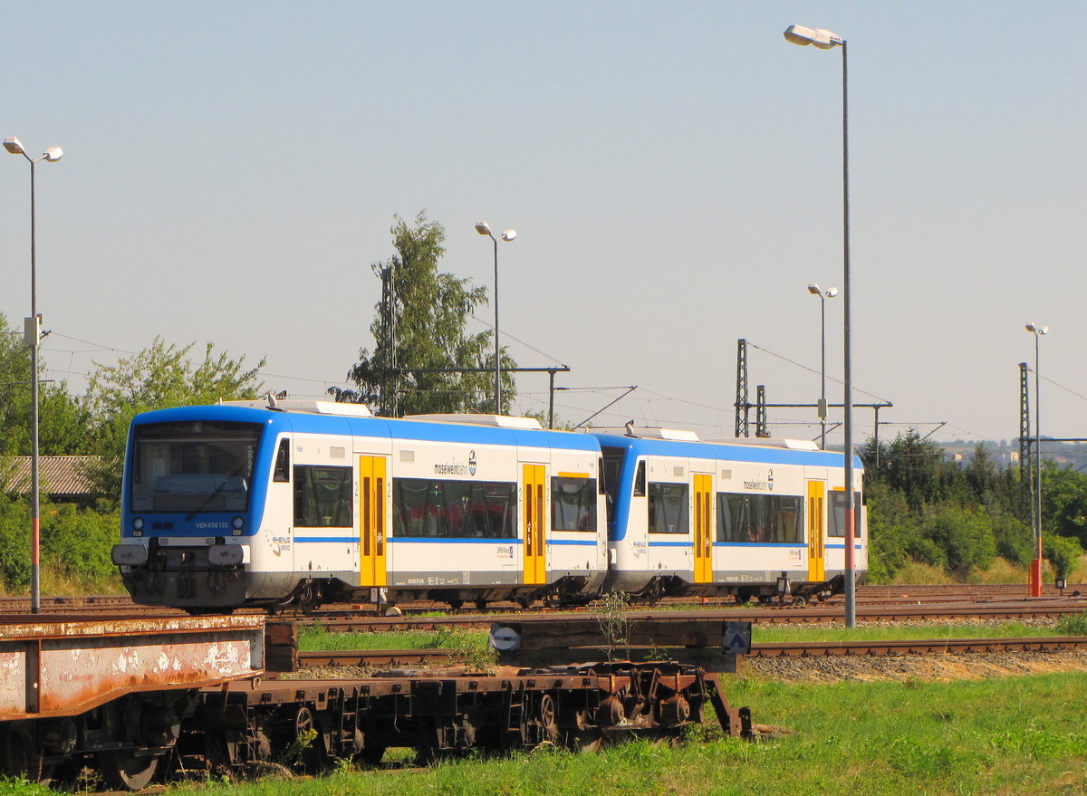 VEN 650 132 + 650 131 am 01.07.2015 am Bw der Erfurter Bahn in Erfurt Ost.