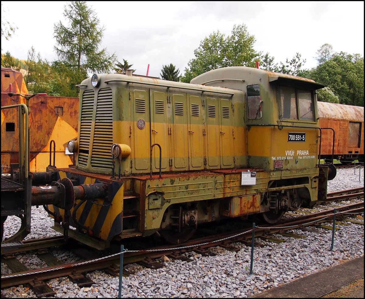 VHU 700 551-5 (T211.0, ČKD, Baujahre 1958)in Armeemuseum Lešany am 7.10.2017.