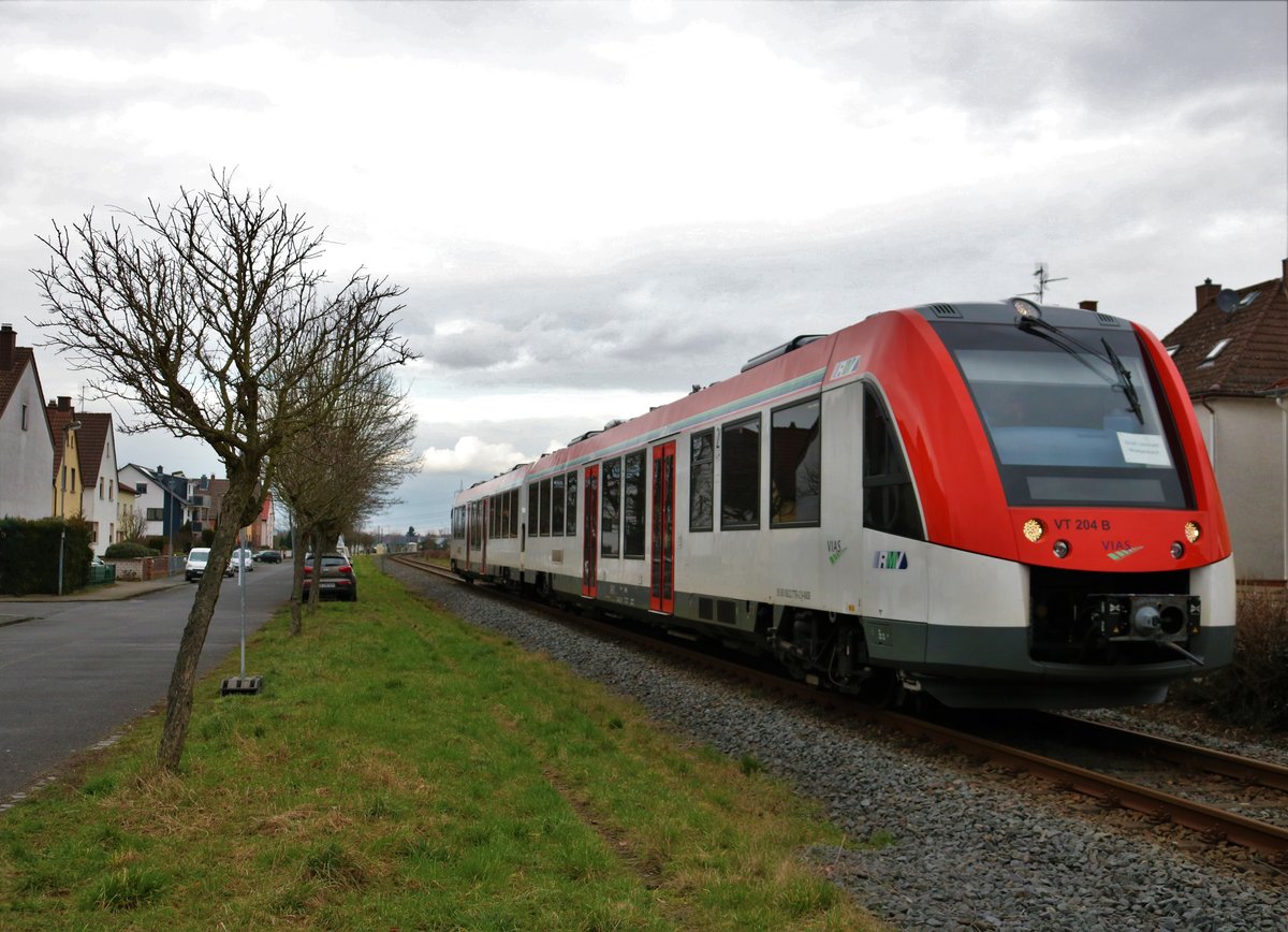 VIAS Alstom Lint 54 VT204 am 23.12.17 in Hainburg Hainstadt auf der Odenwaldbahn