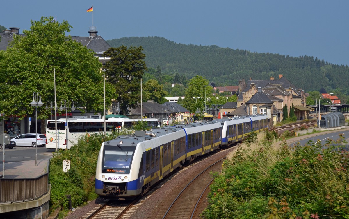 Vor aufziehender Gewitterkulisse verlassen 622 222 und ein weiterer LINT am 03.07.15 Goslar nach Bad Harzburg.