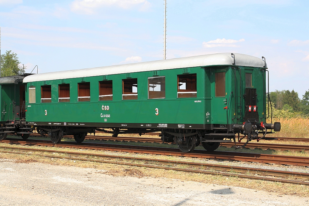 Vorbildlich erhalten Wagen CSD Ci Ce 3-5245 (UIC-Nr.: CZ-CD 55 54 24-21 353-9 Ba) am 04.August 2018 im Bahnhof Trebon.