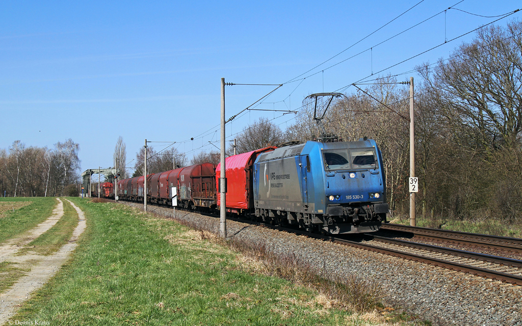 VPS 185 530 mit Güterzug am 01.04.2016 bei Peine.