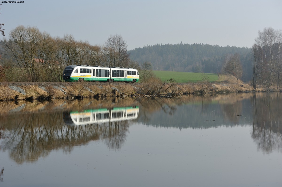 VT 10 der Vogtlandbahn als VBG 74255 nach Regensburg bei Reuth b. Erbendorf, 07.03.2014