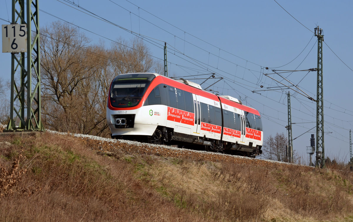 VT 1011(643 237) der Regiobahn fuhr am 17.03.16 durch Gräfenhainichen Richtung Wittenberg. Der Triebwagen war zu dieser Zeit im SFW Delitzsch zur Untersuchung.