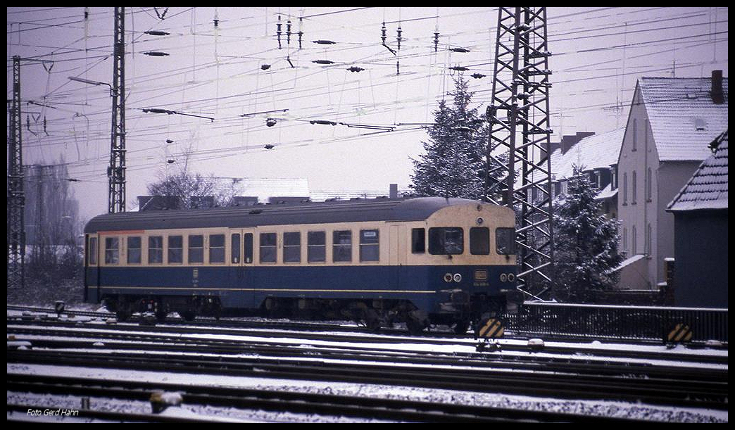 VT Triebkopf 634608 rangiert hier am 13.2.1991 um 10.00 Uhr im Hauptbahnhof Osnabrück.