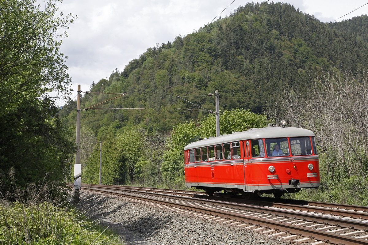 VT10 der GKB als Sonderzug bei Mautstadt am 14.05.2016.