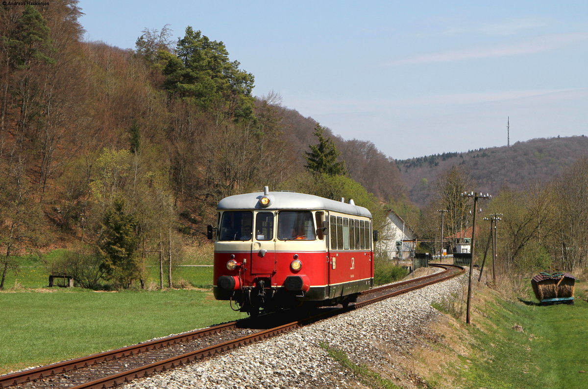 VT5 der SAB als RB 22295 (Schelklingen-Münsingen) bei Schmiechen 21.4.17