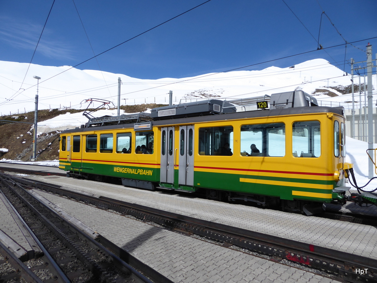 WAB - Triebwagen BDeh 2/4 120 auf der Kleinen Scheidegg am 06.05.2016