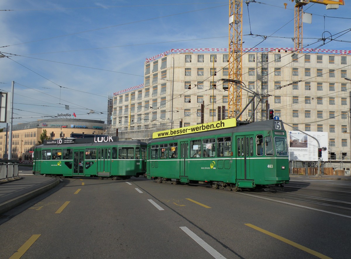 Wrend einer Umleitung der Linie 15 fuhren die Trams vom Aeschenplatz via Bahnhof SBB - Peter Merian zur Heiliggeistkirche. Die Aufnahme stammt vom 19.10.2013.