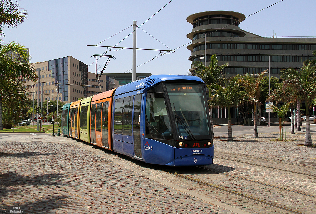 Wagen 16 der Stadtbahn in Santa Cruz de Tenerife am 30.08.2018