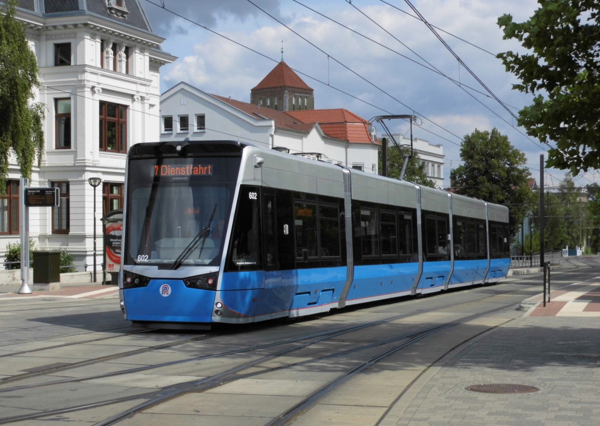Wagen 602 der neuen Tramlink 6N2 Bahnen, die nach und nach die Tatras ersetzen werden, Steintor am 22.08.14