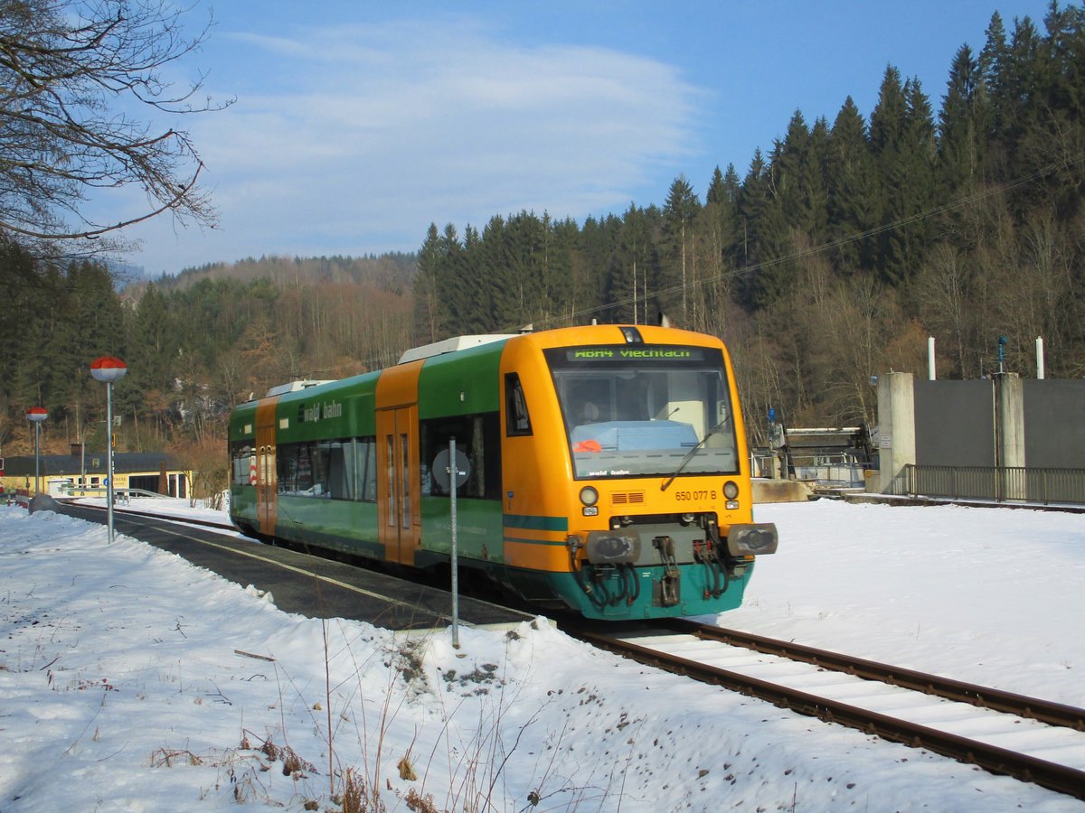 Waldbahn Stadler Regioshuttle VT650 077 am 20.02.18 bei Vietach. Das Foto ist von einen Freund und ich darf es Veröffentlichen. Wie man sieht fuhr diesen Wagen mal für die ODEG