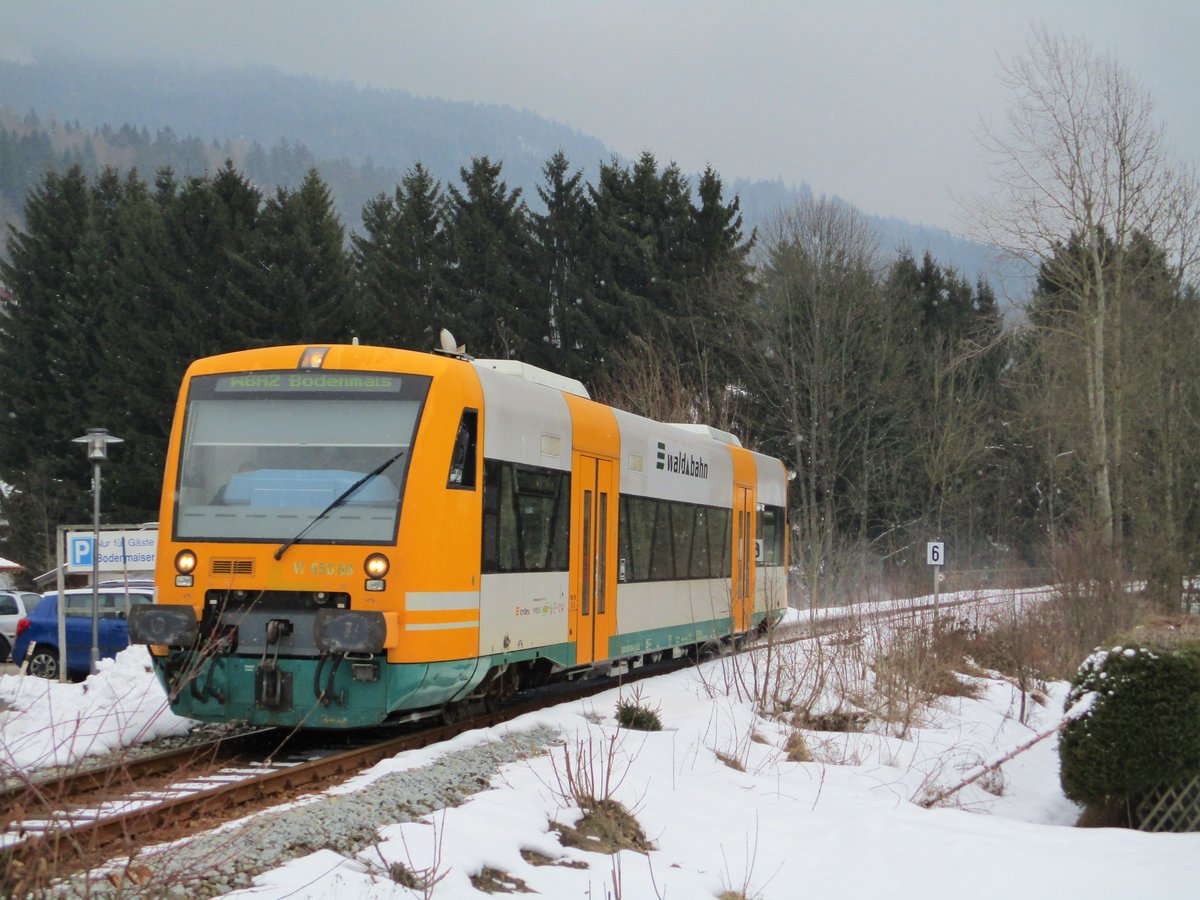 Waldbahn Stadler Regioshuttle VT650.66 am 20.02.18 bei Bodenmais. Das Foto ist von einen Freund und ich darf es Veröffentlichen. Wie man sieht fuhr dieser Wagen mal bei der ODEG