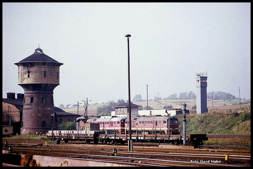 Wasserturm und Wachturm! Diese Kombination war am 3.10.1990 im ehemaligen DDR Grenzbahnhof Gerstungen noch vorhanden. Taiga Trommeln stehen im BW.