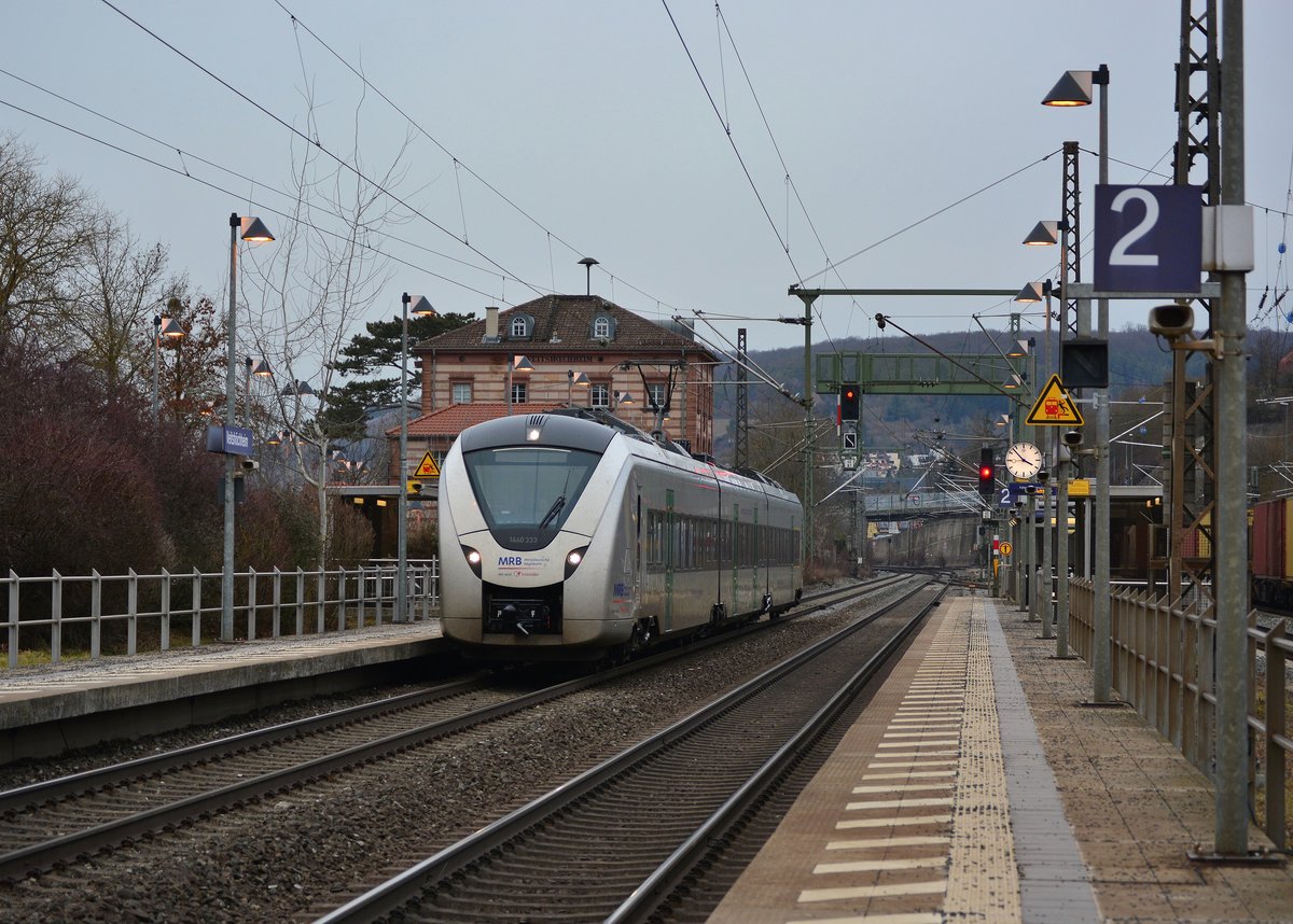 Weit abseits der Heimat fuhr der Silberfisch 1440 333 der Mitteldeutschen Regiobahn durch Veitshöchheim Richtung Würzburg.

Veitshöchheim 04.02.2017