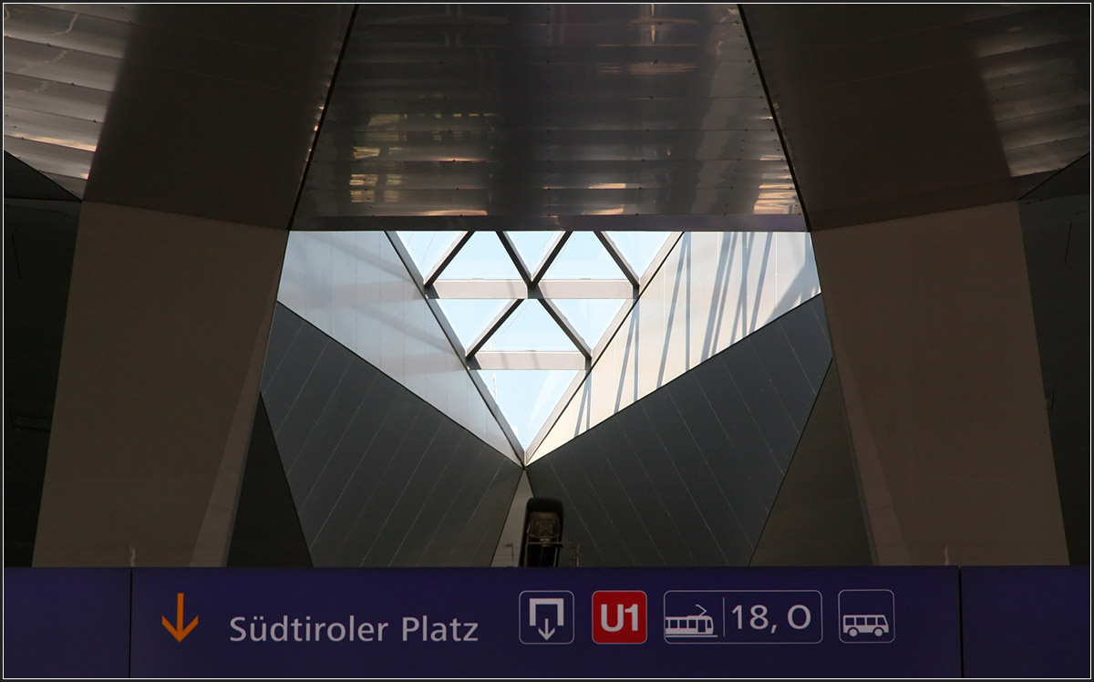 Wien Hauptbahnhof -

Impression.

03.06.2015 (M)