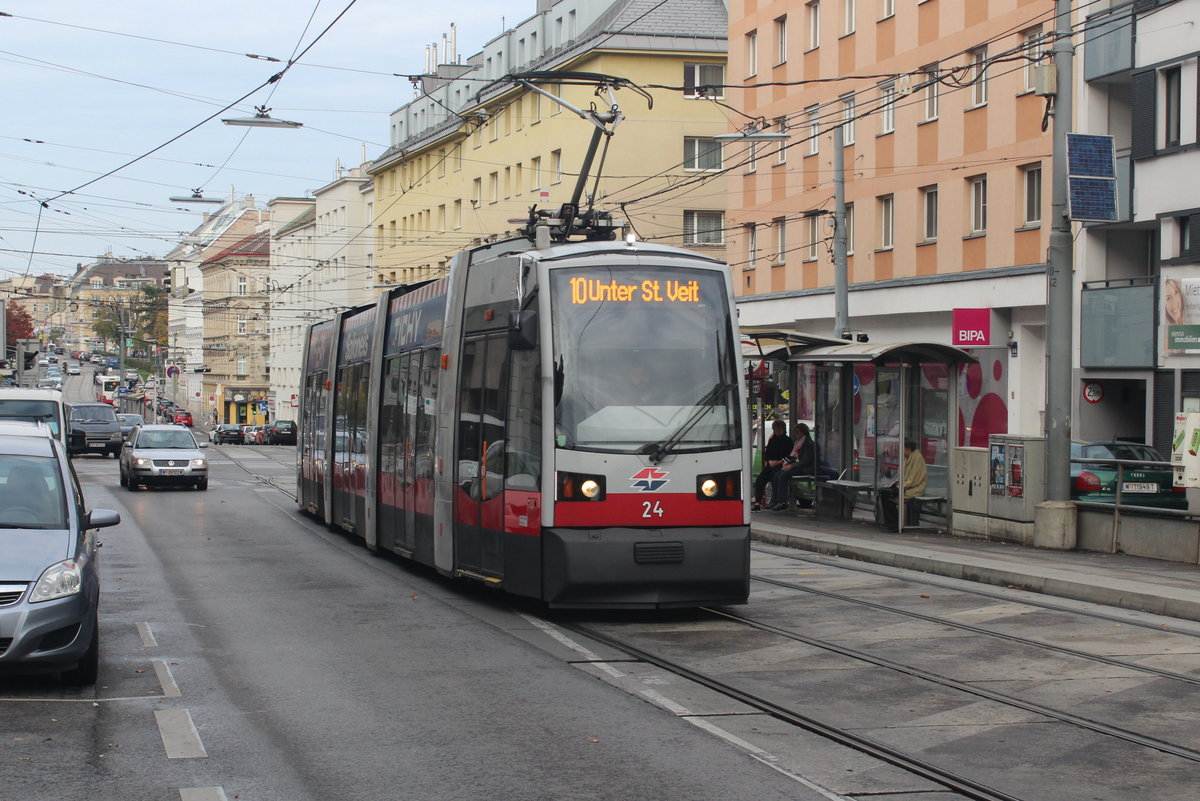 Wien Wiener Linien SL 10 (A 24) XVI, Ottakring, Maroltingergasse am 21. Oktober 2017.