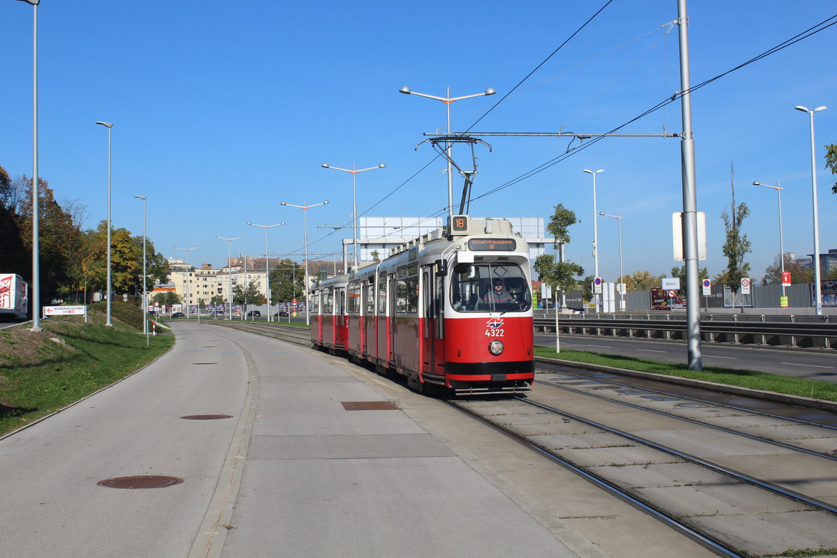 Wien Wiener Linien SL 18 (E2 4322) III, Landstraße, Landstraßer Gürtel am 15. Oktober 2017.