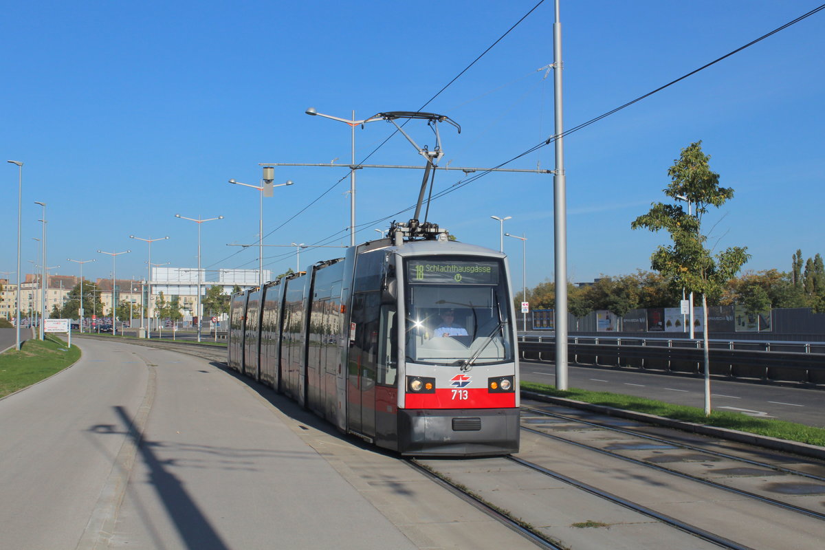 Wien Wiener Linien SL 18 (B1 713) III, Landstraße, Landstraßer Gürtel am 15. Oktober 2017.
