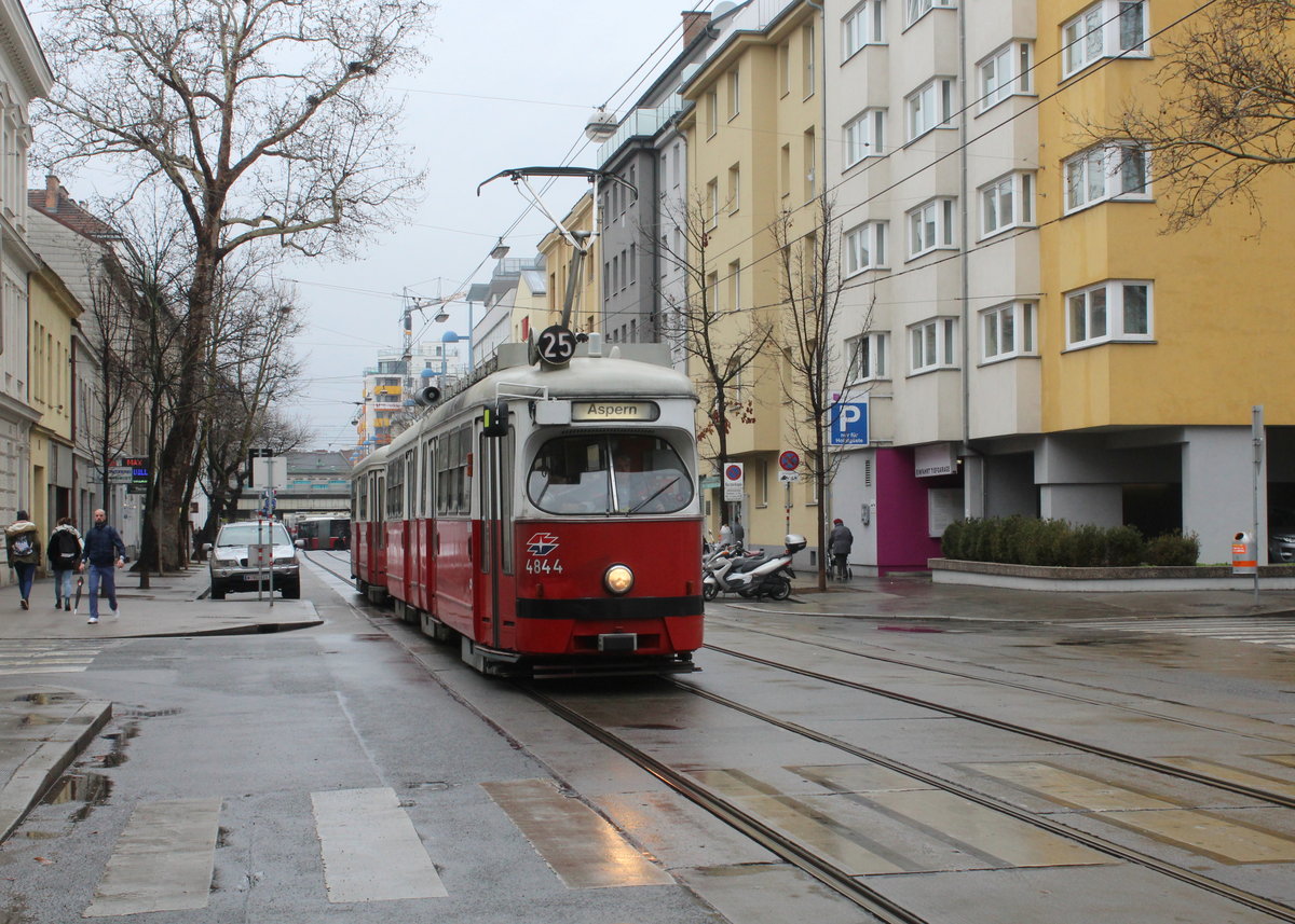 Wien Wiener Linien SL 25 (E1 4844 + c4 1317) XXI, Floridsdorf, Schloßhofer Straße / Freytaggasse am 16. März 2018. 