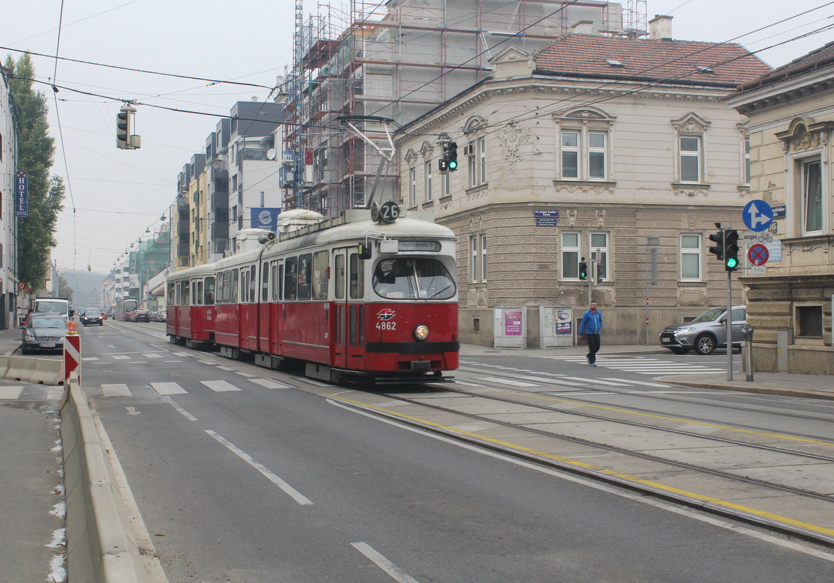 Wien Wiener Linien SL 26 (E1 4862 + c4 1356) XXII, Donaustadt, Kagran, Donaufelder Straße / Anton-Sattler-Gasse am 18. Oktober 2017.