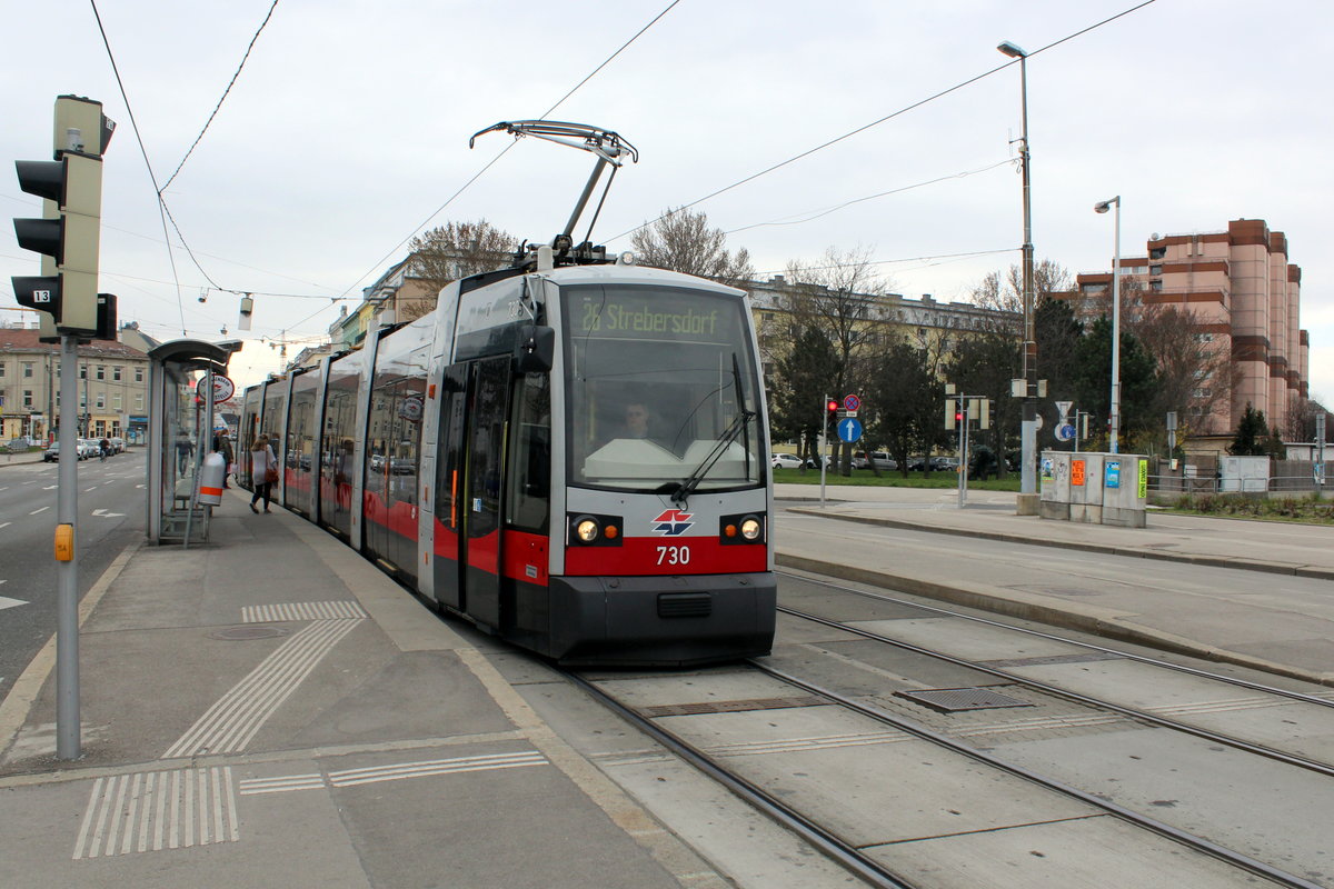Wien Wiener Linien SL 26 (B1 730) Floridsdorf (XXI, 21. Bezirk), Prager Straße (Hst. Nordbrücke) am 21. März 2016.