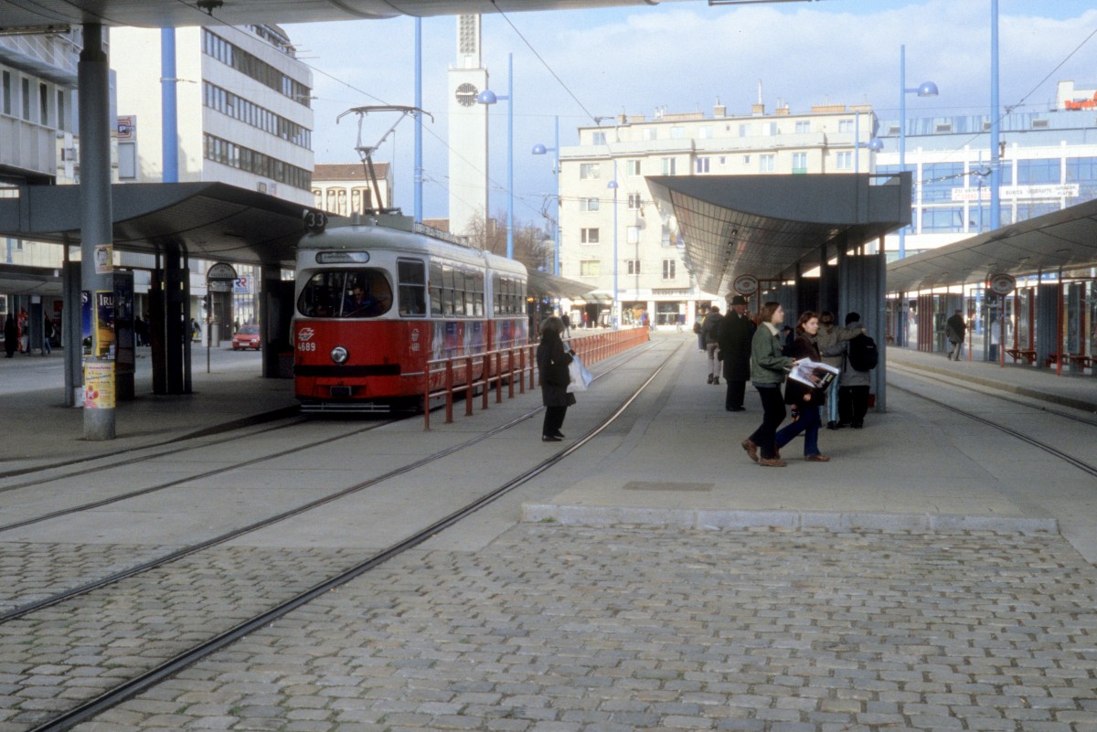 Wien Wiener Linien SL 33 (E1 4689) Floridsdorf, S/UBahnhof