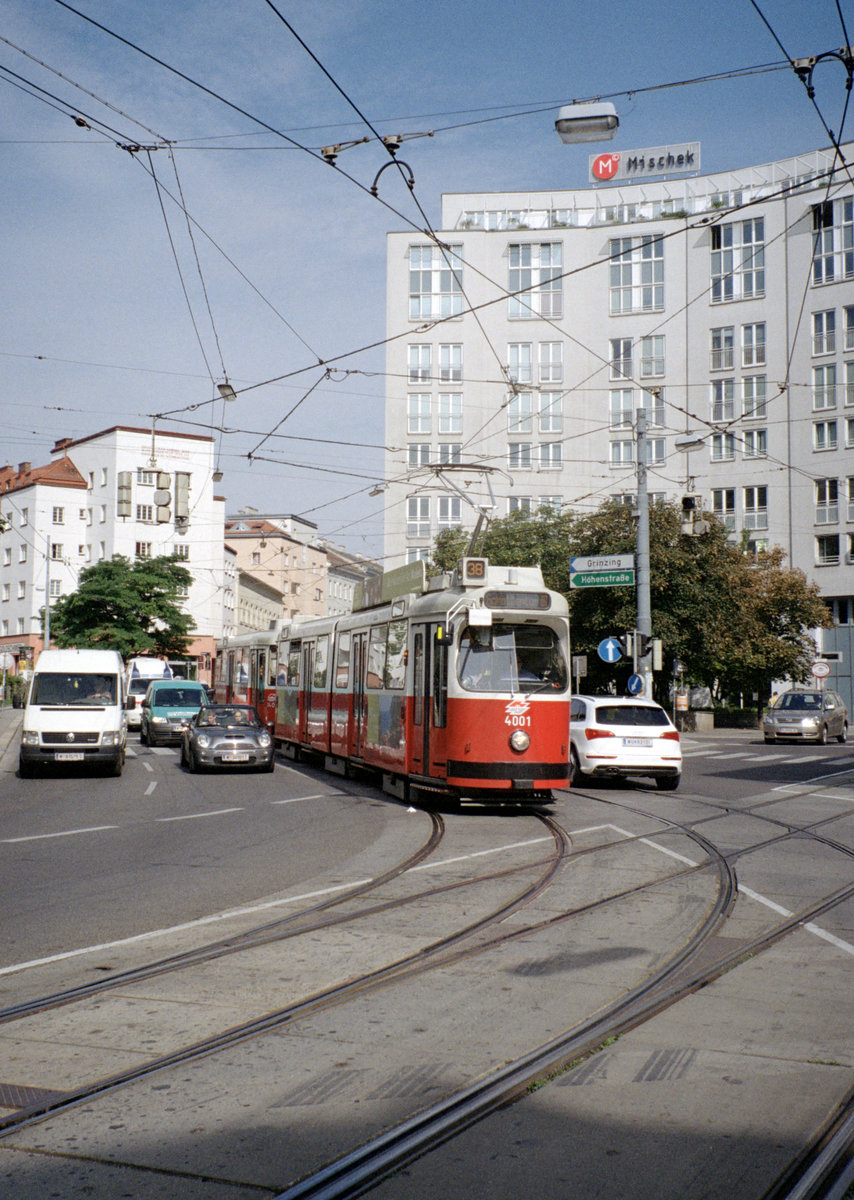 Wien Wiener Linien SL 38 (E2 4001 + c5 1401) XIX, Döbling, Billrothstraße / Döblinger Hauptstraße / Glatzgasse am 5. August 2010. - Scan eines Farbnegativs. Film: Kodak FB 200-7. Kamera: Leica C2.