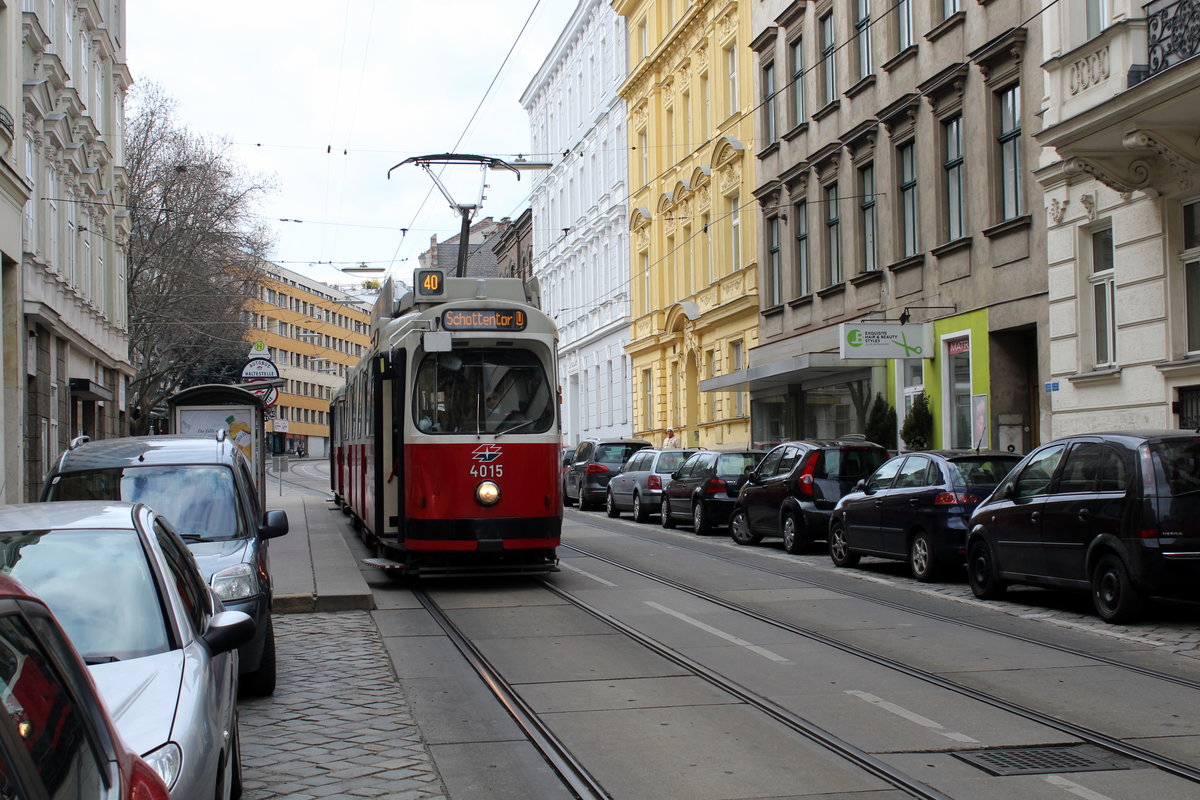Wien Wiener Linien SL 40 (E2 4015) Währing, Gentzgasse (Hst. Weinhauser Gasse) am 22. März 2016.