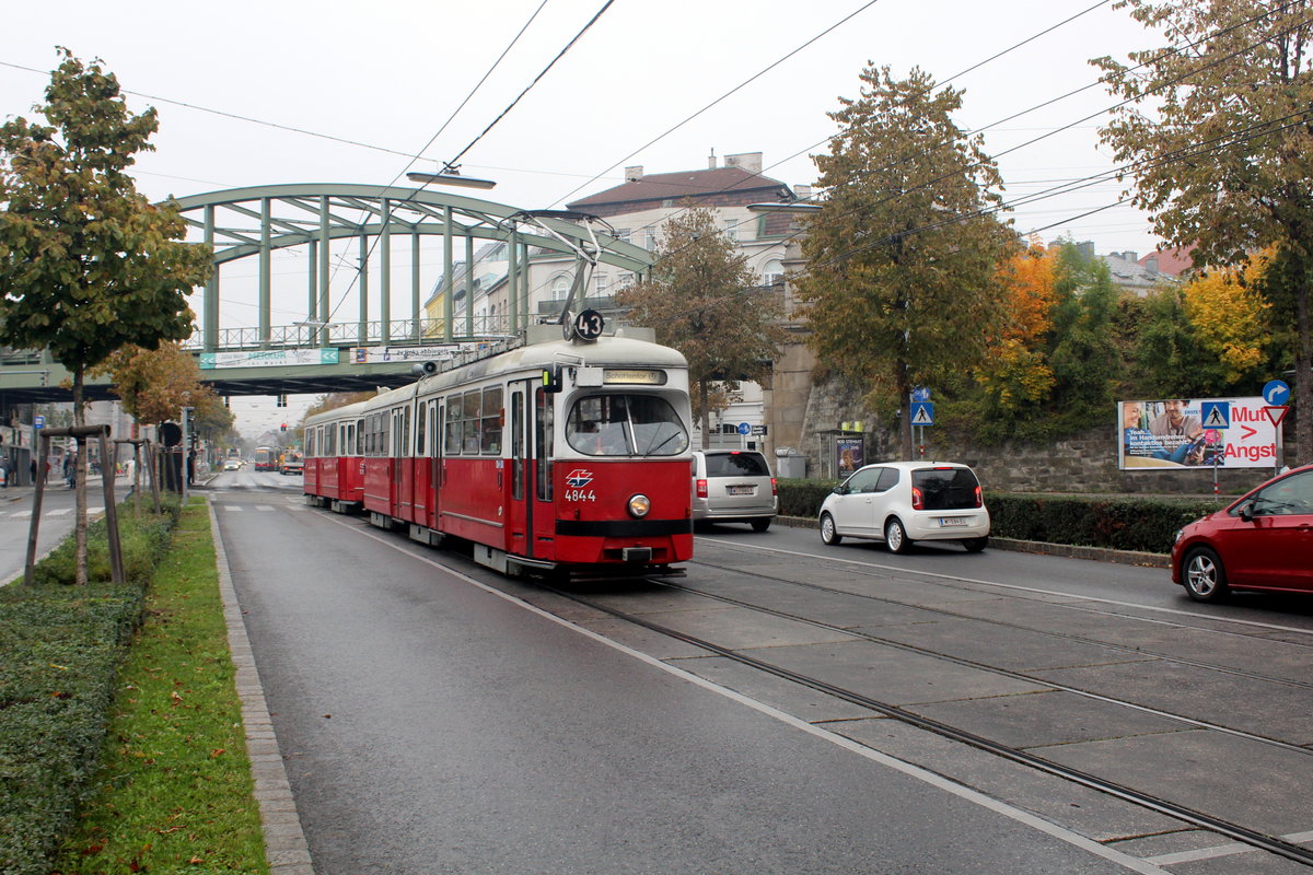 Wien Wiener Linien SL 43 (E1 4844 + c4 1357) XVII, Hernals, Hernalser Hauptstraße am 19. Oktober 2016. - Die S-Bahnstation Hernals (S 45) befindet sich links außerhalb des Bildes.