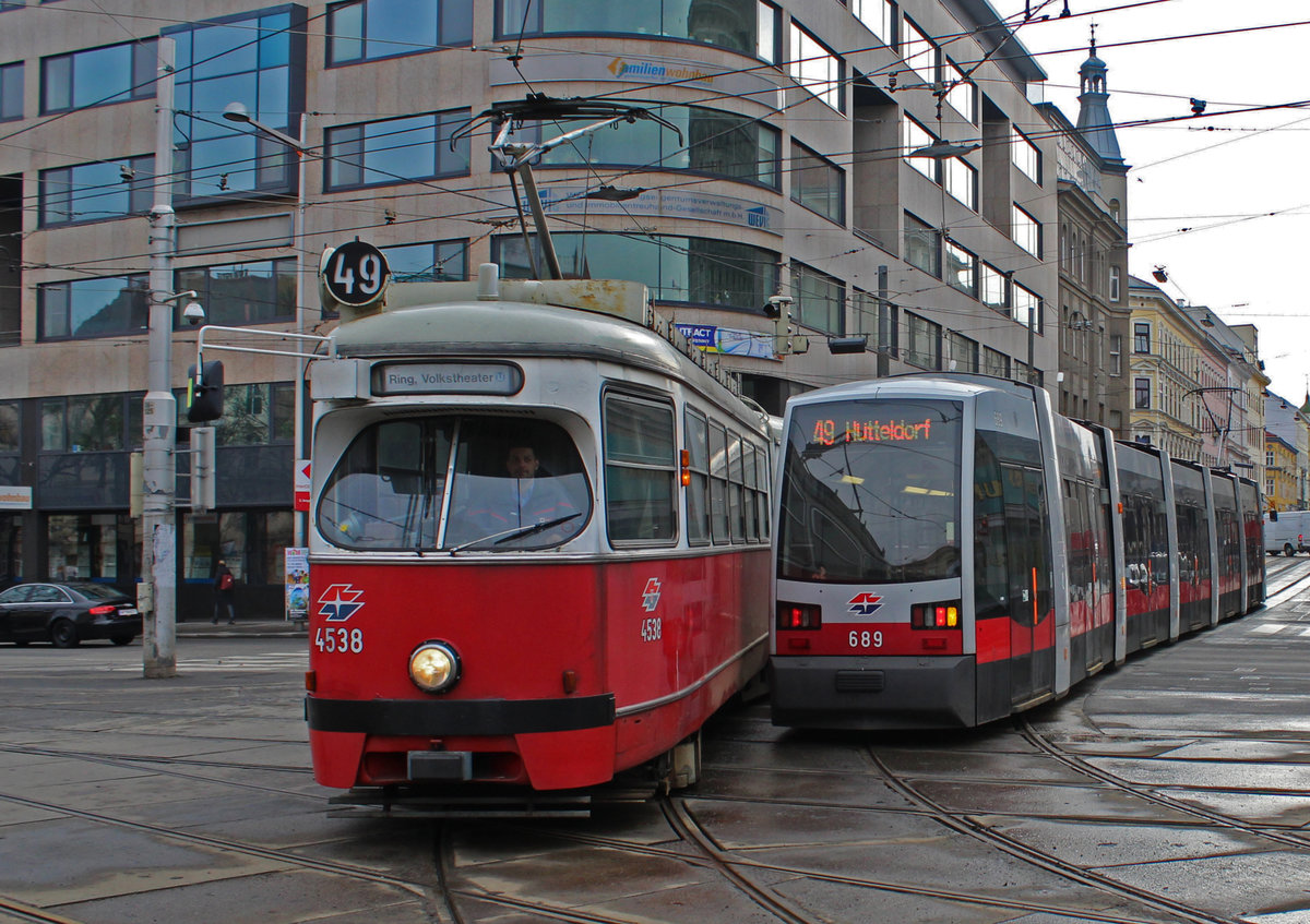 Wien Wiener Linien SL 49 (E1 4538 / B 689) Neubaugürtel / Märzstraße am 16. März 2018.