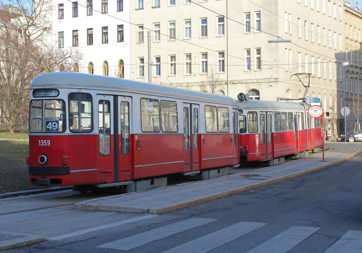 Wien Wiener Linien SL 49 (c4 1359 + E1 4549) XIV, Penzing, S-Bahnhof Breitensee, Hst. Drechslergasse am 13. Feber / Februar 2019.