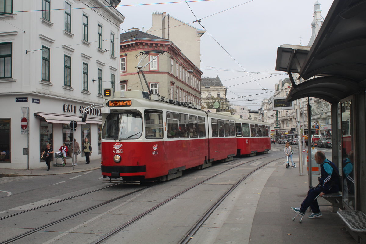 Wien Wiener Linien SL 5 (E2 4065 + c5 1465) IX, Alsergrund, Spitalgasse / Severingasse / Währinger Straße am 19. Oktober 2017.