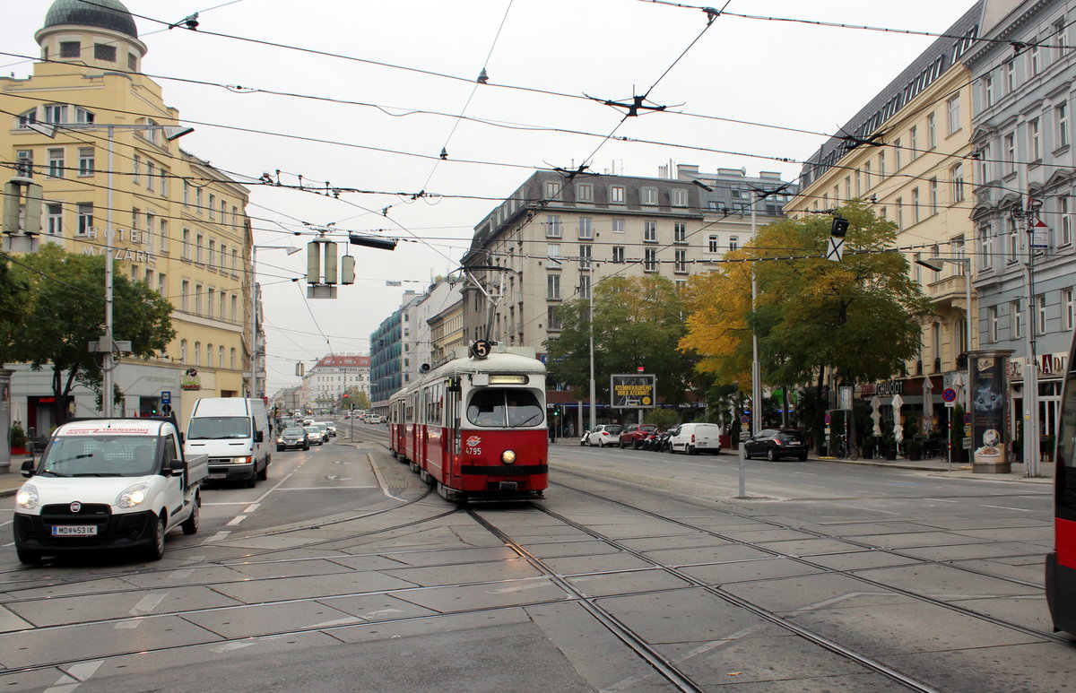 Wien Wiener Linien SL 5 (E1 4795 + c3 1317) IX, Alsergrund, Alserbachstraße / Julius-Tandler-Platz / Porzellangasse am 17. Oktober 2016.