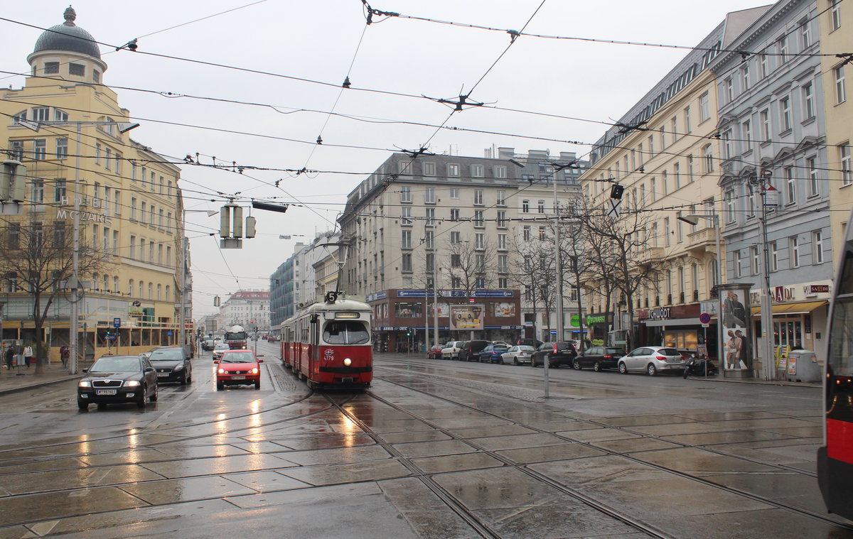 Wien Wiener Linien SL 5 (E1 4779 + c4 1315) IX, Alsergrund, Alserbachstraße / Julius-Tandler-Platz am 17. Februar 2017.