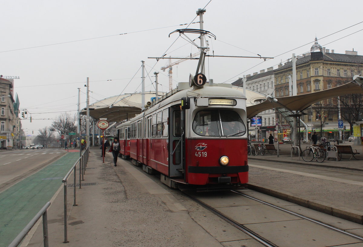 Wien Wiener Linien SL 6 (E1 4519 + c3 1222) Neubaugürtel / Urban-Loritz-Platz (Hst. Burggasse / Stadthalle (Ausstiegstelle)) am 17. Februar 2017.