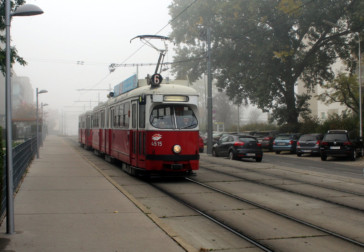 Wien Wiener Linien SL 6 (E1 4515) XI, Simmering, Kaiserebersdorf, Pantucekgasse am 16. Oktober 2017.