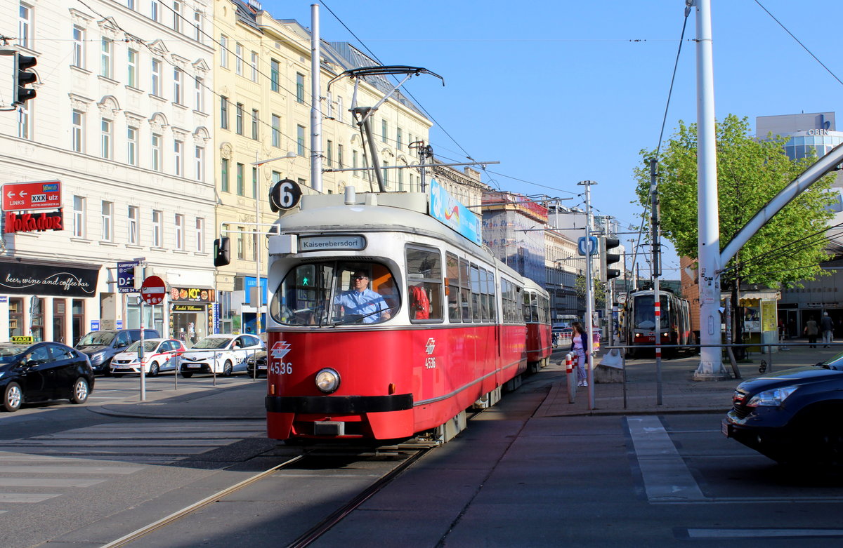 Wien Wiener Linien SL 6 (E1 4536) Neubaugürtel / Hütteldorfer Straße / Urban-Loritz-Platz am 19. April 2018.