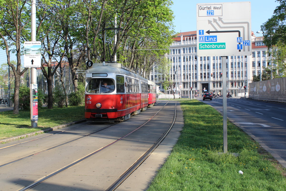 Wien Wiener Linien SL 6 (E1 4513 + c4 1303) V, Margareten, Margaretengürtel / Bruno-Kreisky-Park / Schönbrunner Straße am 19. April 2018.