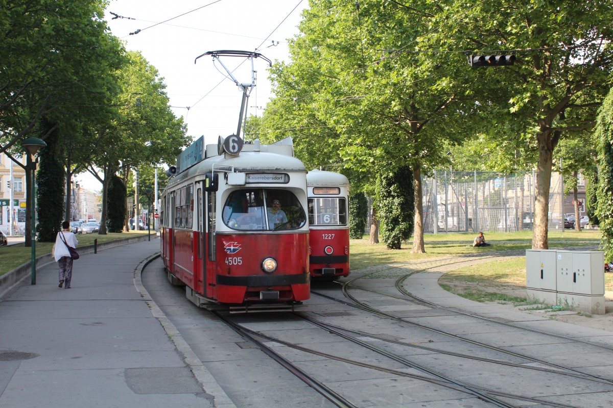 Wien Wiener Linien SL 6 (E1 4505 / c3 1227) Neubaugürtel / Westbahnhof am 1. Juli 2015.