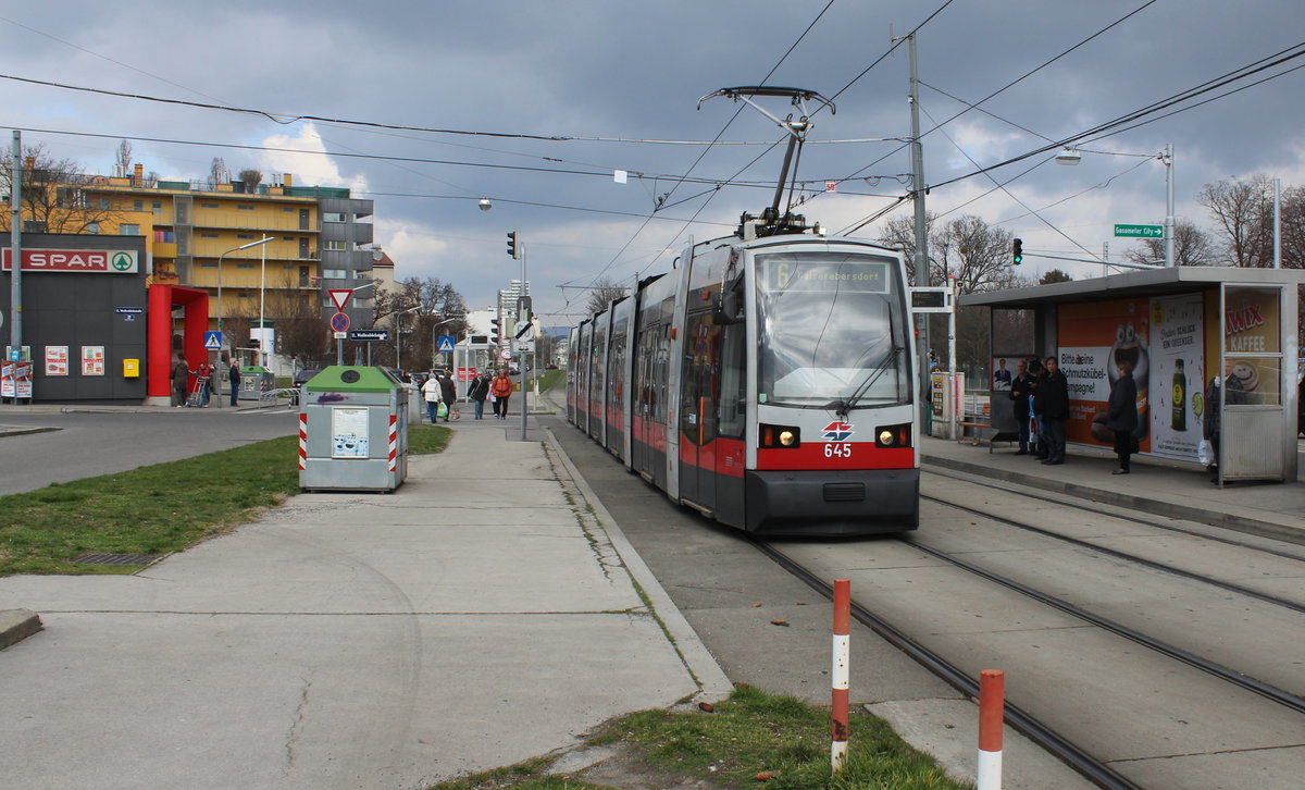 Wien Wiener Linien Sl 6 (B 645) Simmering, Simmeringer Hauptstraße / Weißenböckstraße am 22. März 2016.