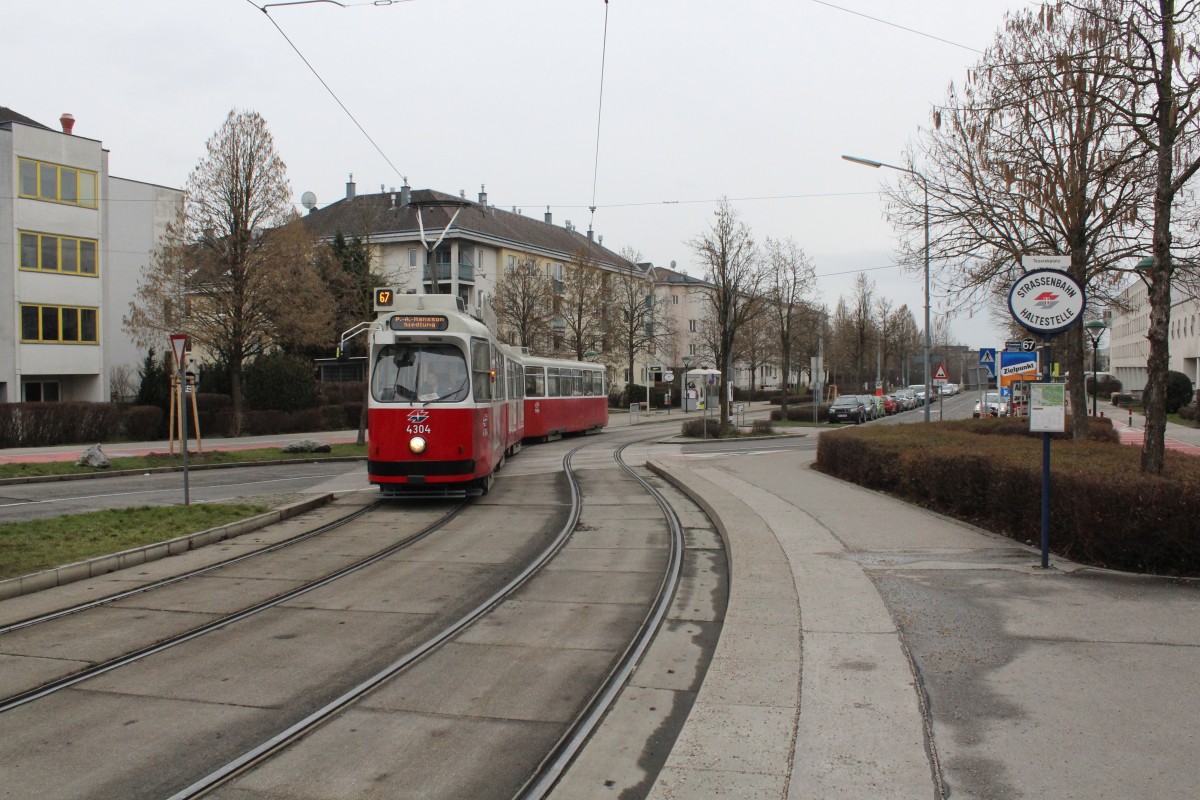 Wien Wiener Linien SL 67 (E2 4304 (Rotax 1978) + c5 1504 (Rotax 1989)) Otto-Probst-Straße / Tesarekplatz 15. Februar 2016.