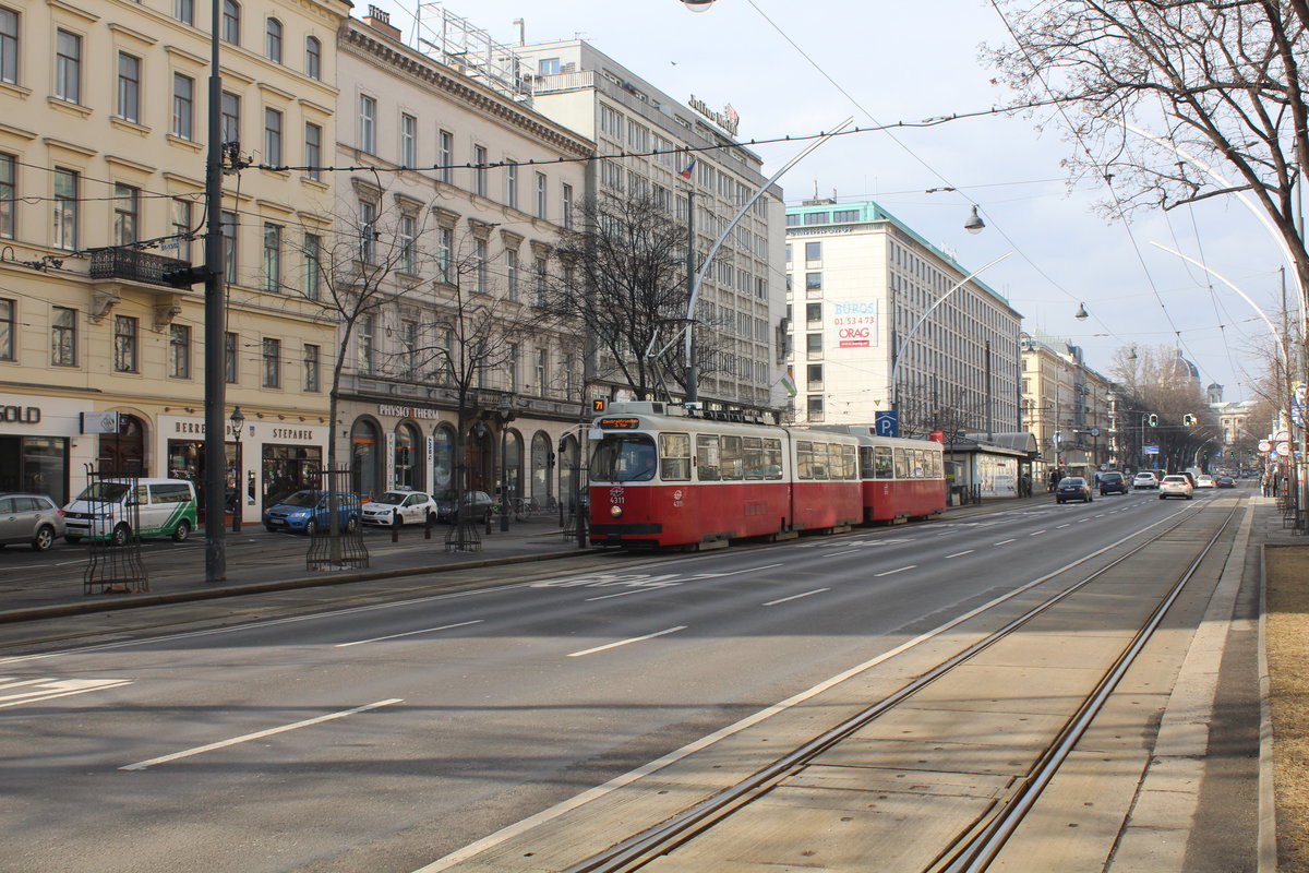 Wien Wiener Linien SL 71 (E2 4311 + c5 1511) I, Innere Stadt, Kärntner Ring am 19. Februar 2017.