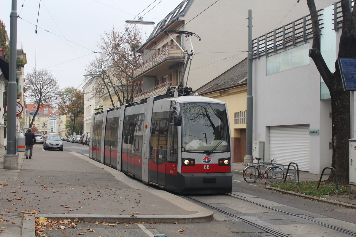Wien Wiener Linien SL 9 (A1 88) XVIII, Währing, Gersthof, Schöffelgasse am 19 Oktober 2017.