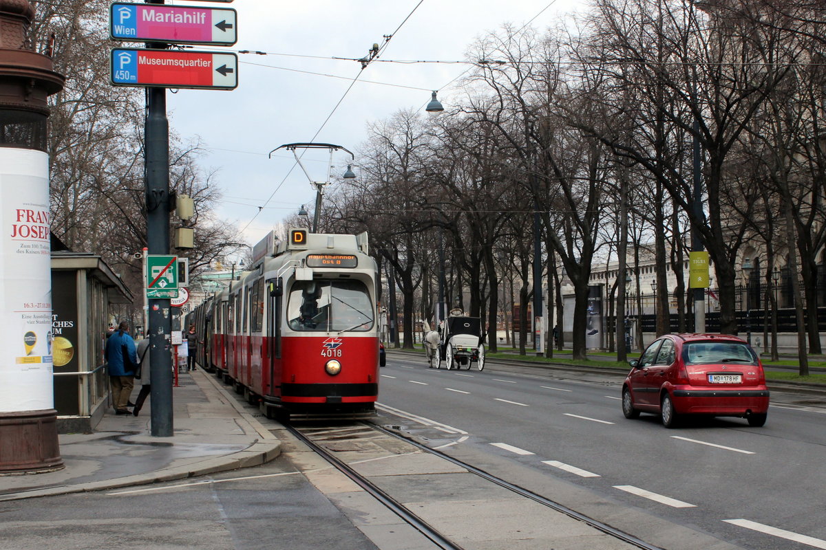 Wien Wiener Linien SL D (E2 4018) Innere Stadt, Burgring / Babenbergerstraße (Hst. Burgring) am 24. März 2016.